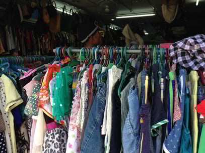 たくさんの古着