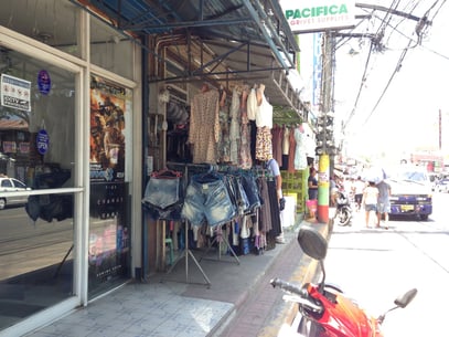 麓の街にあるオカイオカイ