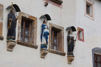 Benediktinerinnen-Kloster - Fassadendetail