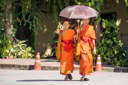 Mönche prägen das Stadtbild.