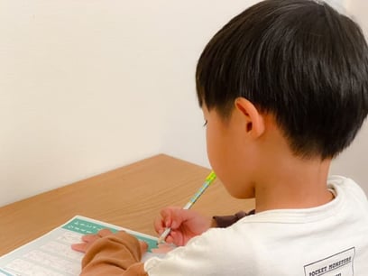 子ども姿勢矯正