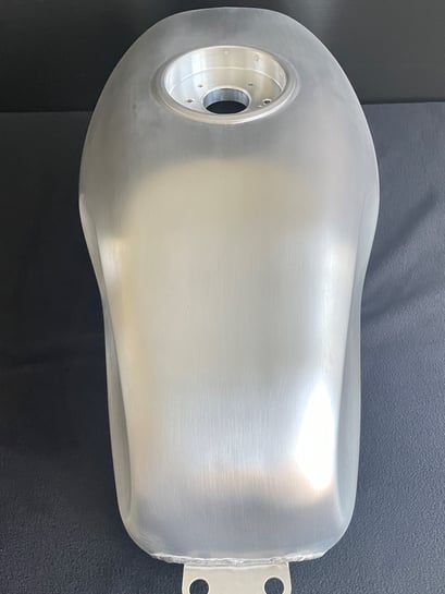 ライダー目線のアルミタンク