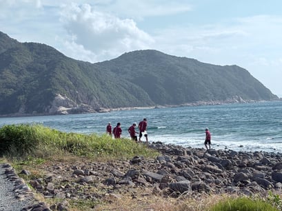 ビーチのお掃除、開始です