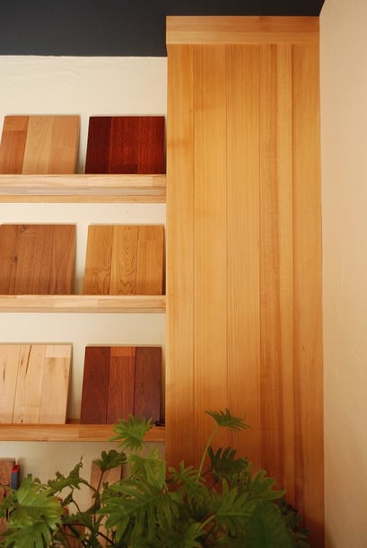 アガチス 羽目板 施工例 ショウルームアンドウッド andwood