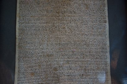 Salisbury - Cathedral; die Magna Charta: Eines der letzten vier Originale