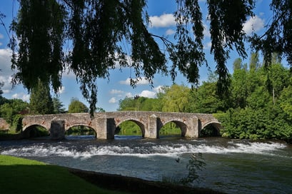 Die Brücke von Bickleigh über das Flüsschen Exe inspirierte 1969 Simon@Garfunkel zu ihrem Welthit "Bridge over troubled water"