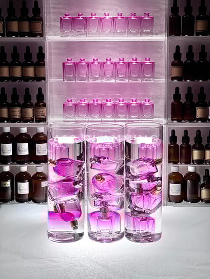 シャイニーピンク_ガラス製香水瓶卸売極小ロットA10プランニング