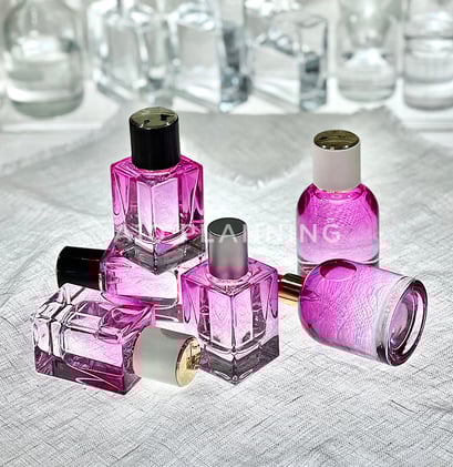 シャイニーピンク_ガラス製香水瓶卸売極小ロットA10プランニング