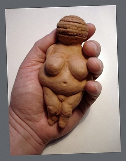 Venus de Willendorf, modelado en arcilla
