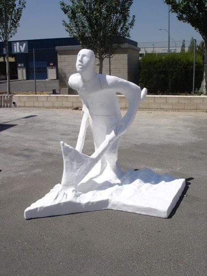 Labrador. Ampliación para Fundición en Bronce. El monumento se encuentra en una rotonda de Torrejón de Ardoz.