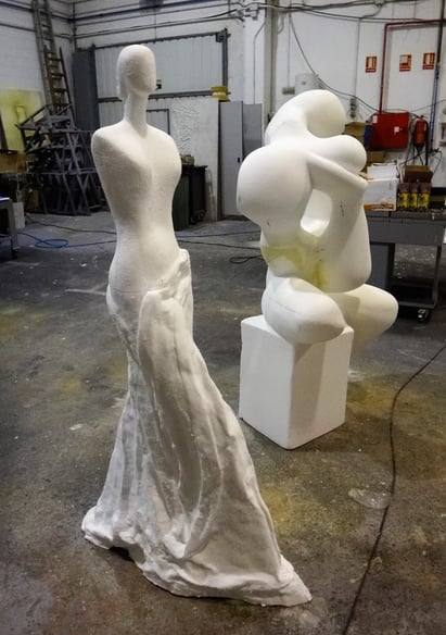 Mujer. Talla de un modelo.