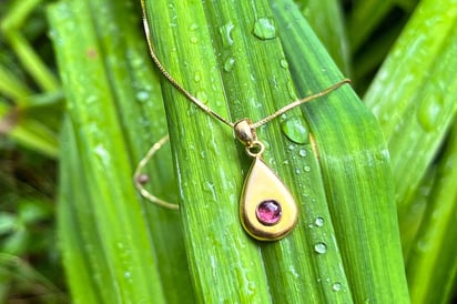 Kette mit rosa Turmalin Anhänger – Edelstein für Liebe und Mitgefühl