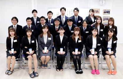 　　　　　　　　　　　　　　新成人寮生記念撮影