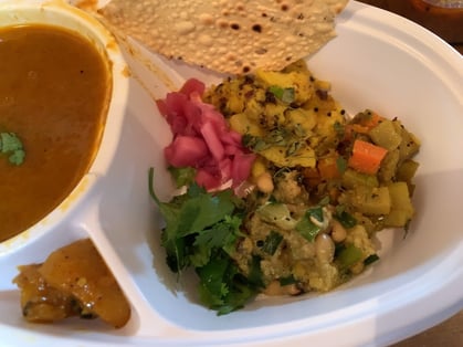 月とスパイス　カレー　南インド　テイクアウト　東京デザインセンター　栃木県家具　鹿沼市　東京インテリア