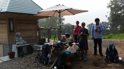 海外からのお遍路さん 『五色台子どもおもてなし処』にて休憩中