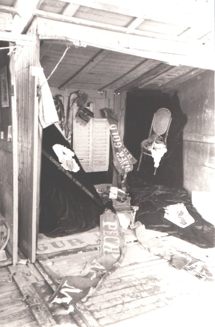 Installation de SERVIN Marché de la POésie 1987