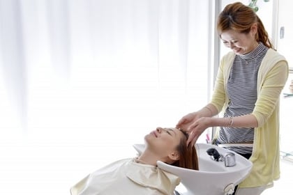 美容院・ネイル・エクステサロンでリラクゼーション・マッサージ・エステを行いたい方にお薦めの講座案内