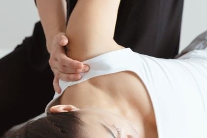 リンパオイルトリートメント、リフレ、整体の３つの資格が修得できるボディセラピストコース