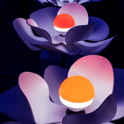 LamBloomboom - lampe fleur - flowerlamp - lampe de table, sculpté à la main, interieor design, décor, luminaires, design  made in france, création François-Marie Gérard et Irma Birka , pe