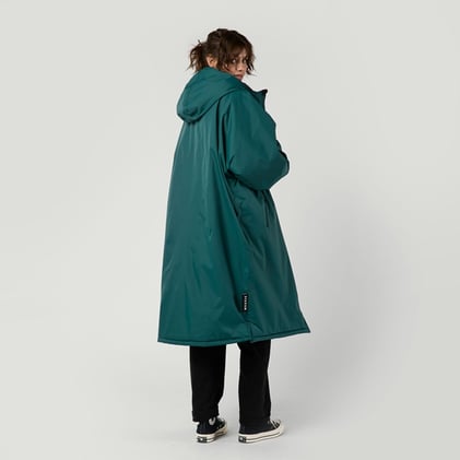 Mystic Poncho Explore Teal 2025 kann vorbestellt werden
