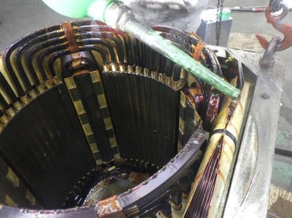 6.ステーターワニス含浸処理中