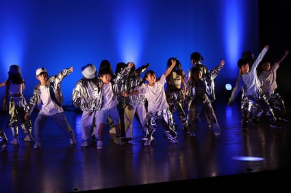 熊本で唯一のリズム感アップ運動知育教室スターアカデミーのミニハードルを使ったレッスンの様子