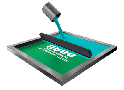 Die Flutrakel verteilt die Siebdruckfarbe gleichmaeßig auf dem Sieb.