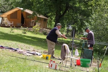 Tentes Luxe meublées à la déco tendance en Dordogne Périgord