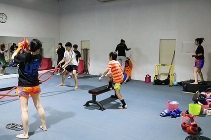 ▲スミスマシン、ケトルベルなどの筋トレ用具も充実してます