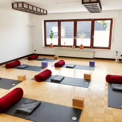 YOGA in der Mittagspause - Cornelia Sitte | YOGA erleben