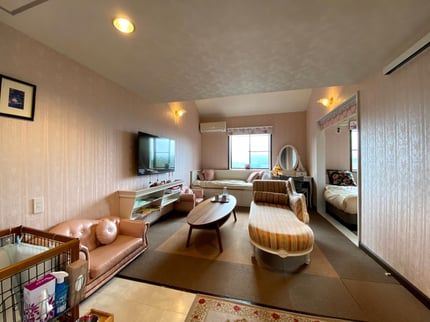 広々としたリビングルーム