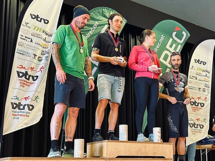 Siegerehrung Landesmeisterschaft: Auf dem Podium Patrick Gangl (2.), Michele Paonne (1.), Ladina Eugster (1. Damen), Marcel Ender (3.)