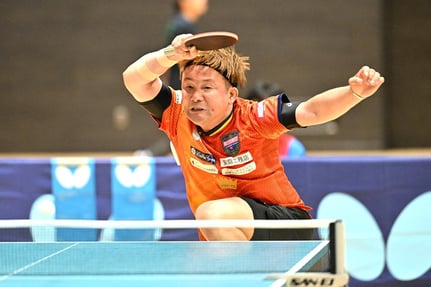 大黒柱の三田村。来月44歳を迎えるとは思えぬ躍動　©卓球レポート／バタフライ