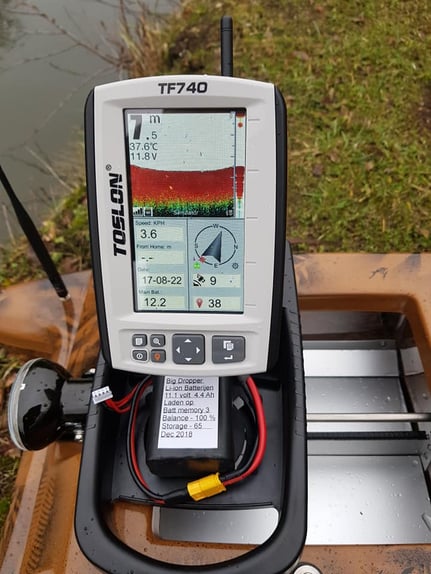 Toslon TF740 onderwatercamera Ultimate Stealth dubbele Cam voerboten baitboats visvinder fishfinder visvinders   Toslon TF640 Toslon TF750 Big Spotter karper carp  karpers Raymarine pro 5 3D Carps  voerboot kopen voerboten Ultimate Stealth Cam