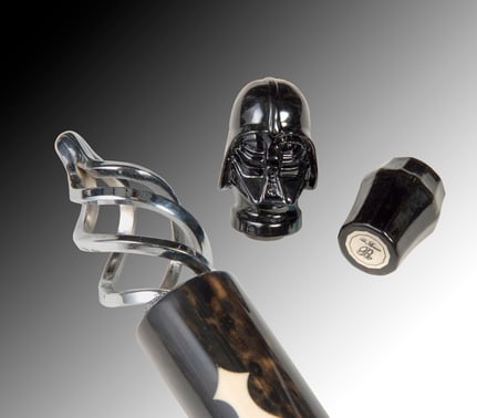 変態キューの極み、リチャード・ブラック作『The Force』プロテクタ。このカタチは……