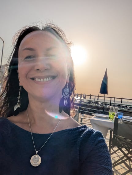 Yoga, Meditation & BE STRONG mit Anna Morf. Ganzheitliche Trainings, Retreats und Ausbildungen für körperliche Stärke, innere Ruhe und Präsenz.