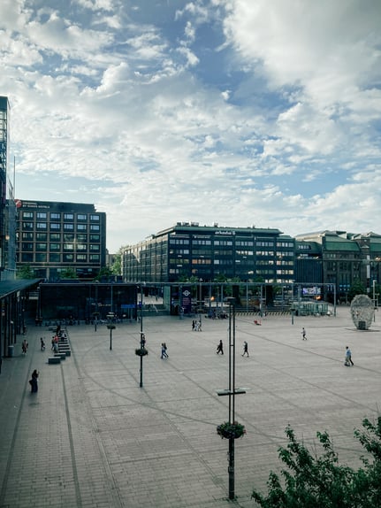 ヘルシンキの夜８時