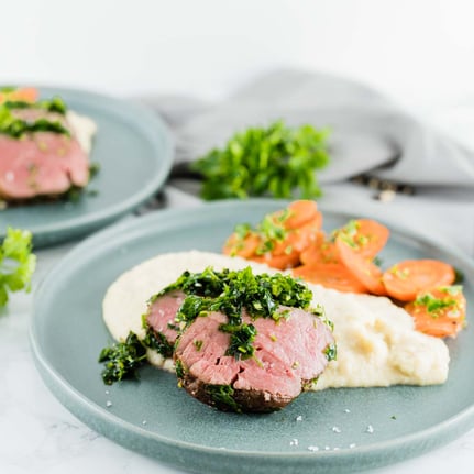 Rindsfilet an Kräuterkruste.