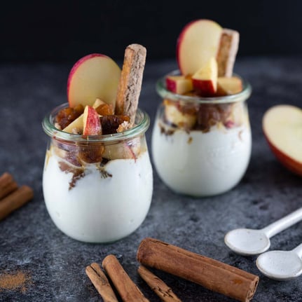 Apfel-Marroni-Schichtdessert.
