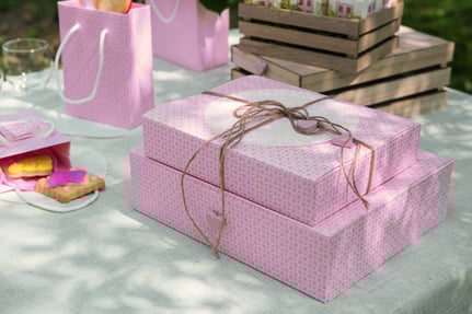 kleine Geschenkschachteln zur Geburt rosa