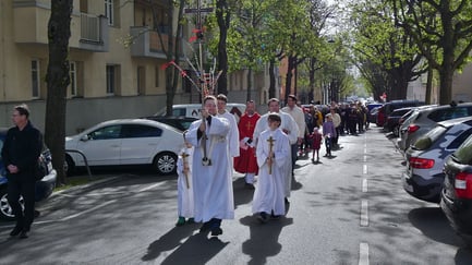 Die traditionelle Palmprozession ging 2025 vom Kongresspark über Urbangasse - Zeillergasse - Güpferlingstraße - Sandleitengasse.