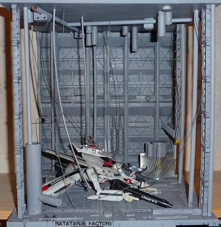 1/60 Diorama - DYRL crash scene- Ratatarse Factory