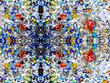 カレットとはガラスびんを粉砕して球状の粒にしたもの