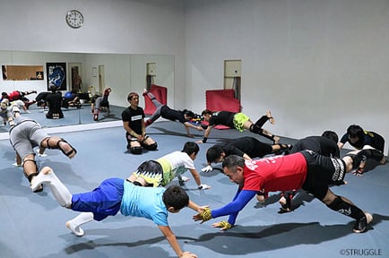 ▲スミスマシンやケトルベルなど筋トレ道具も充実！