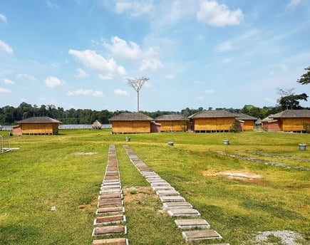 Nkoteng. Sanaga Beach Lodge