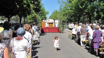 Bei herrlichem Sommerwetter feierten die vier Hernalser Pfarren und Sandleiten gemeinsam eine Messe.