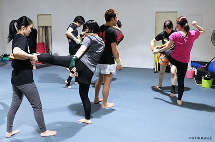 ▲毎週水曜20:00～21:00はキックボクシング初心者クラスを開催！