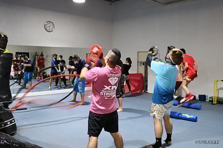 ケトルベル、ヘヴィーロープ等の筋トレ用具も完備