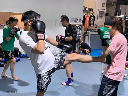 ▲グローブなどの練習道具は無料でお貸ししてます