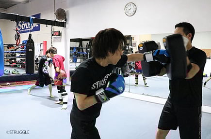 ▲グローブなどの練習道具は無料でお貸ししてます